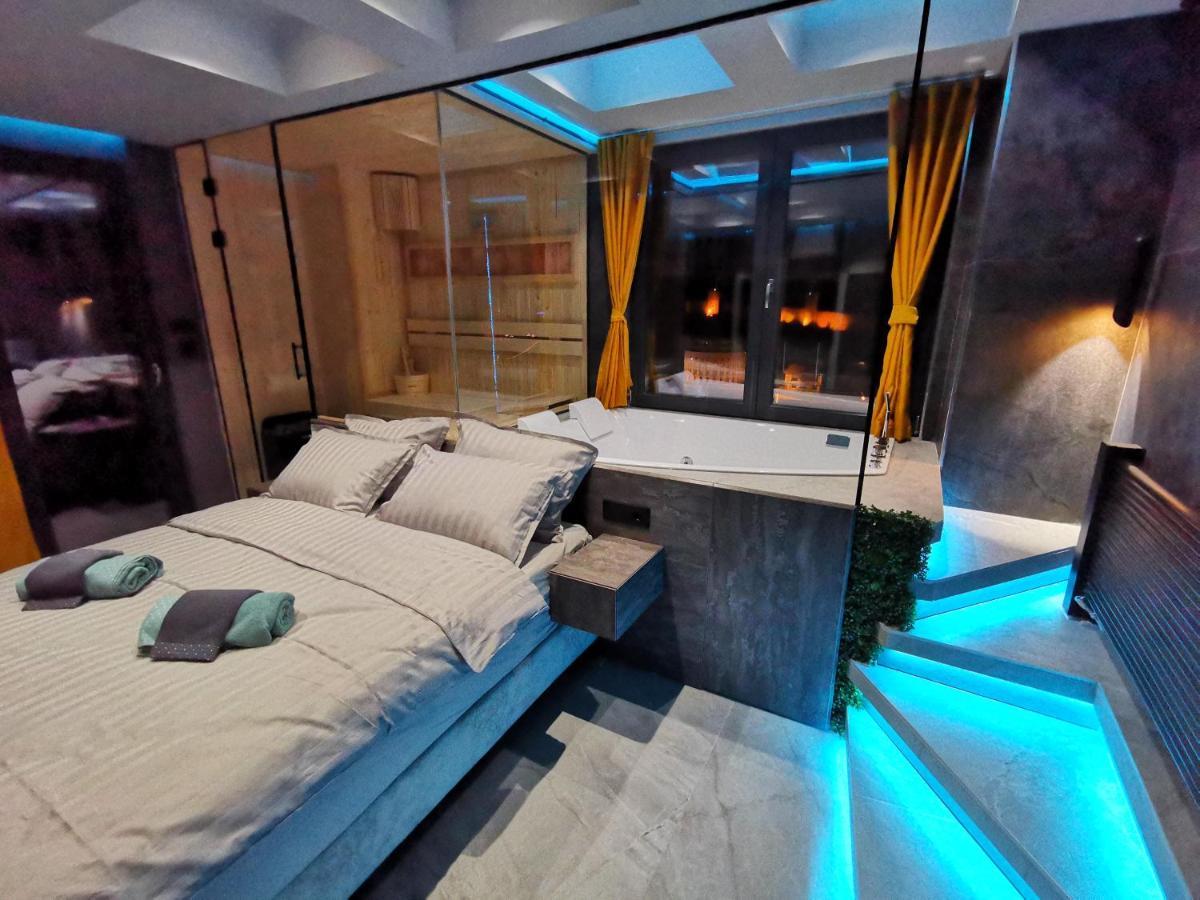 Pentlux - Spa Penthouse In The Heart Of سكوبجي المظهر الخارجي الصورة