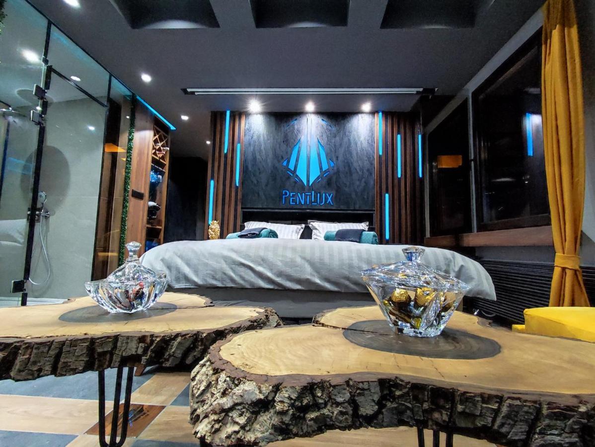 Pentlux - Spa Penthouse In The Heart Of سكوبجي المظهر الخارجي الصورة