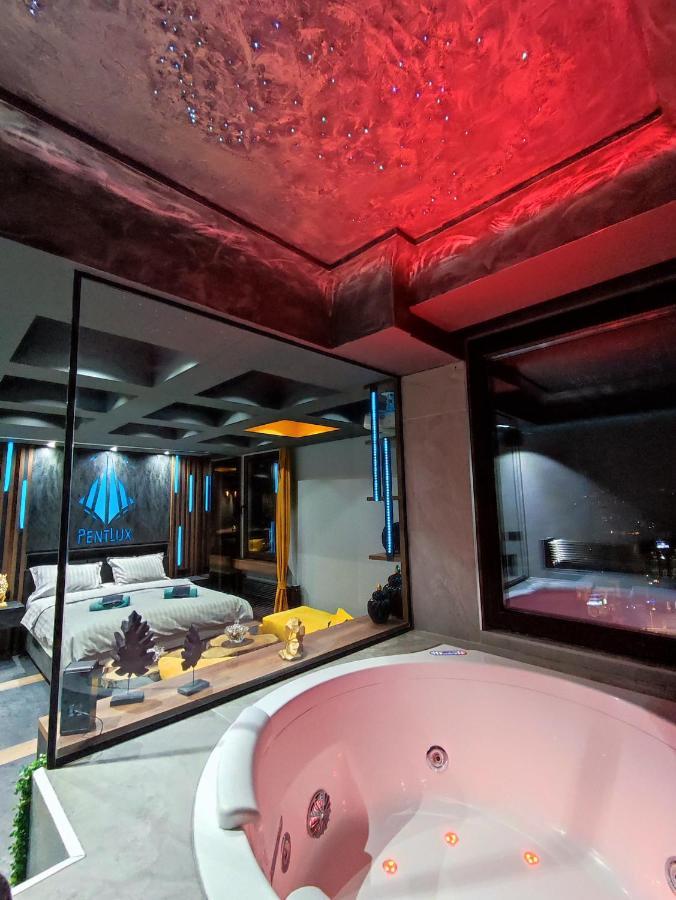 Pentlux - Spa Penthouse In The Heart Of سكوبجي المظهر الخارجي الصورة